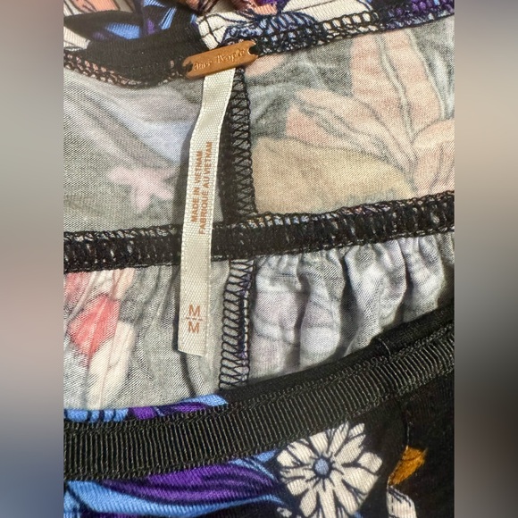 Free People Keepin’ On Tee Tropical Floral Print Women's Ling Sleeve Blouse Med. - Picture 11 of 12